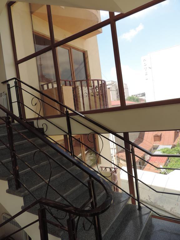 Begi Hotel Tbilisi Exterior photo